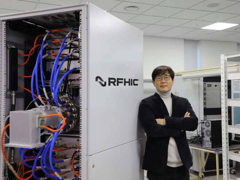 david cho, rfhic ceo with 30kw 915mhz gan solid state microwave generator