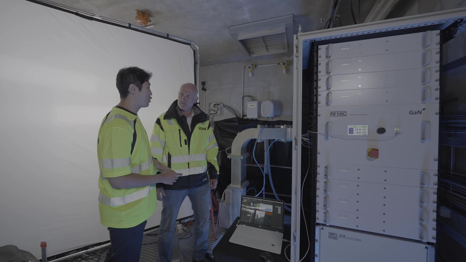 RFHIC's RIK0930K-40TG installed into Scanship's microwave pyrolysis system.